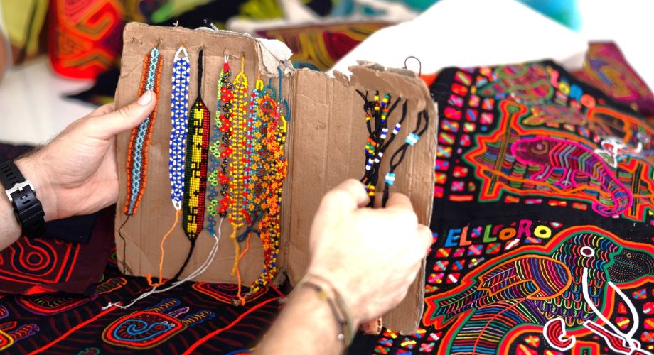 creación de artesanía Guna
